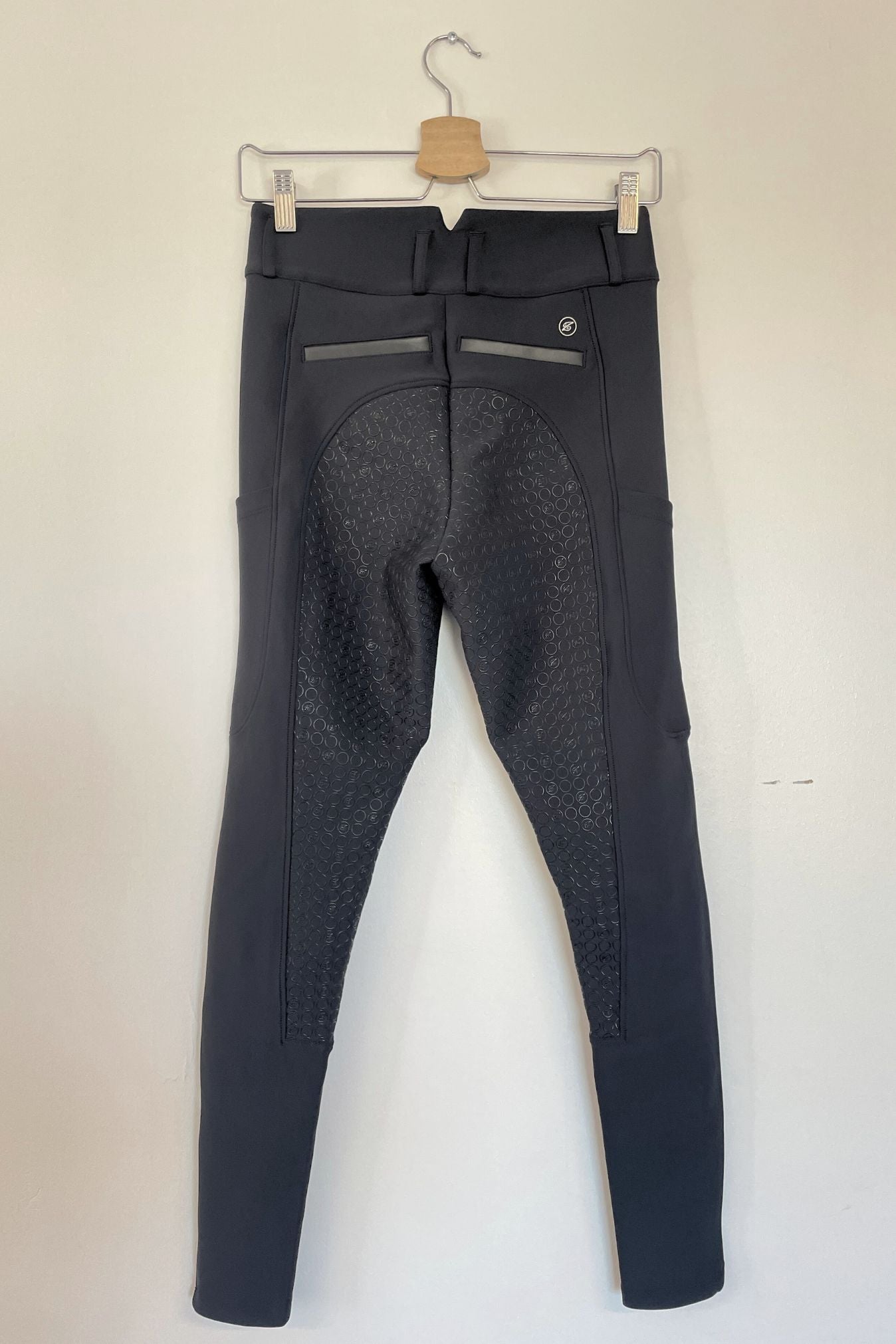 Pre💚 - M, Full grip, Condition 3/3